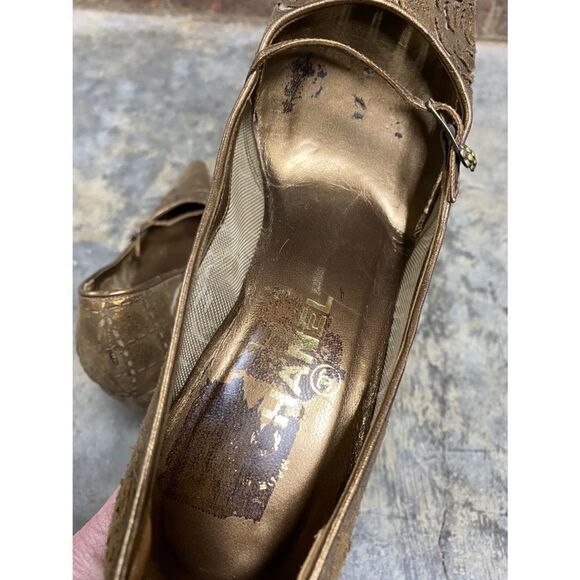 Chanel Brown-Gold Laser-Cut Pointed Toe Pumps - Picture 9 of 13